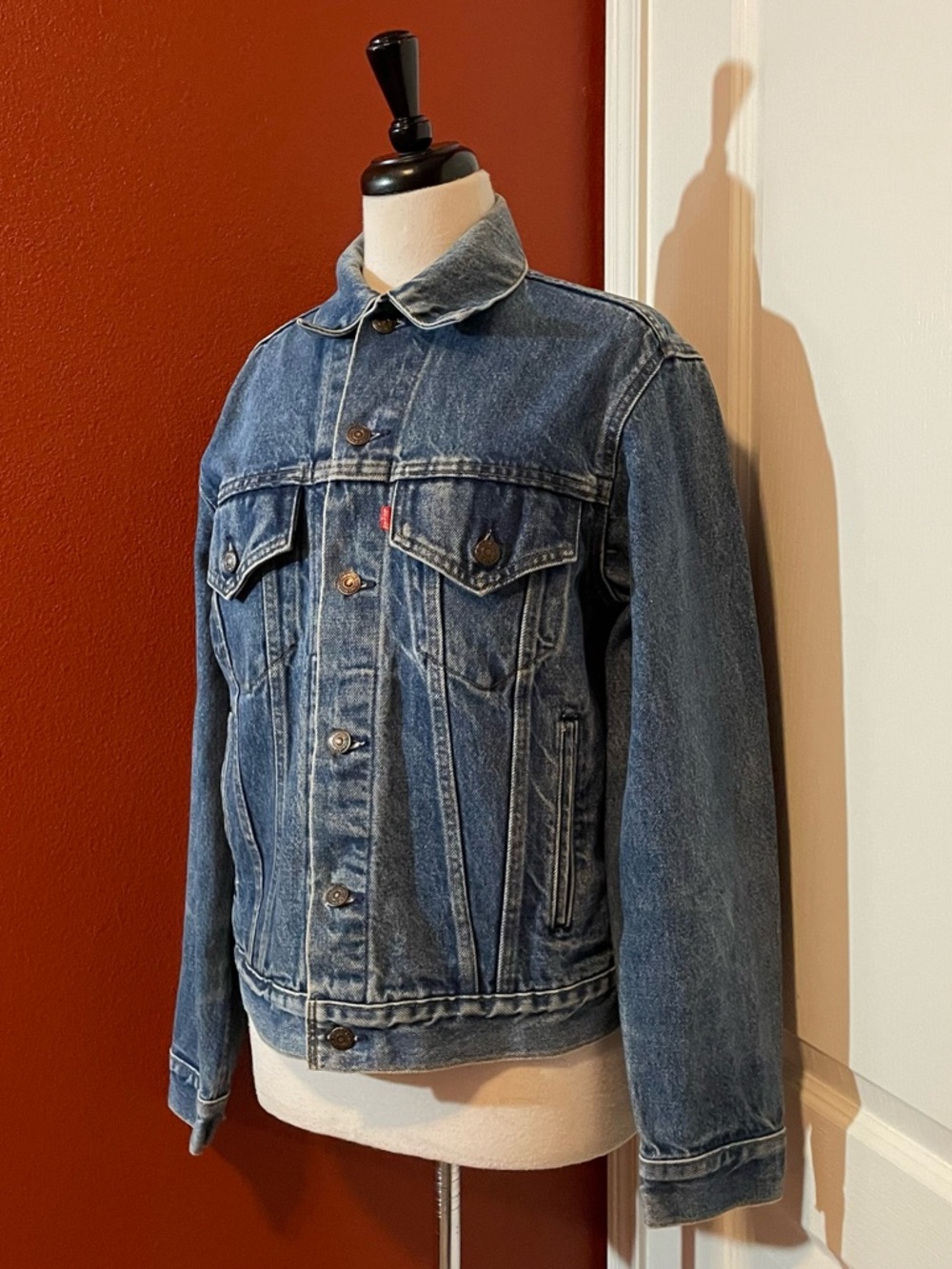 Levi’s Men’s Vintage 80’s 70506- 0216 Type 3 Denim Blue Jean Sunfaded Jacket